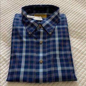 Men’s long sleeve button down plaid shirt